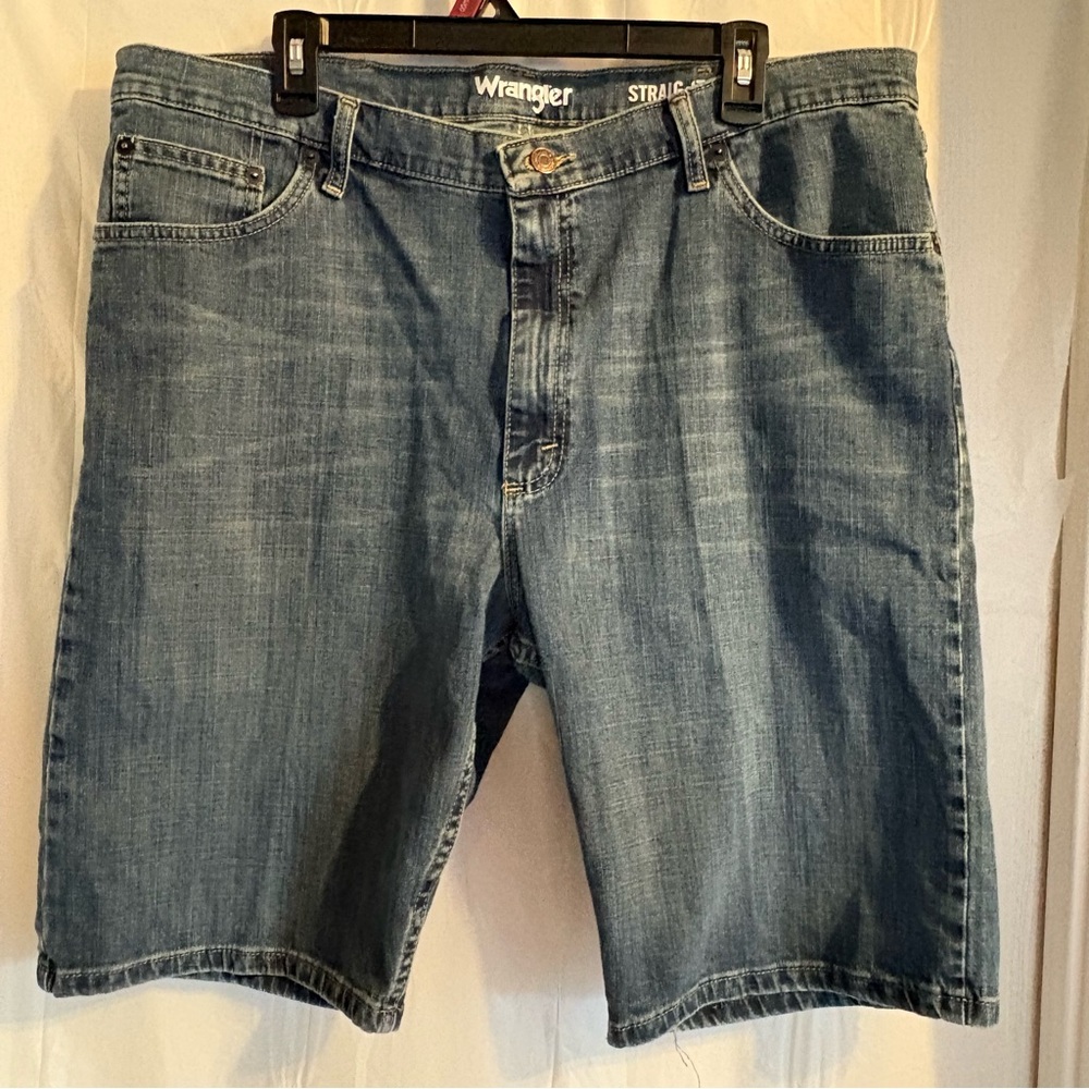 Wrangler Straight Fit Men's Denim Shorts Sz 40 Medium Wash Classic Pockets Blue
